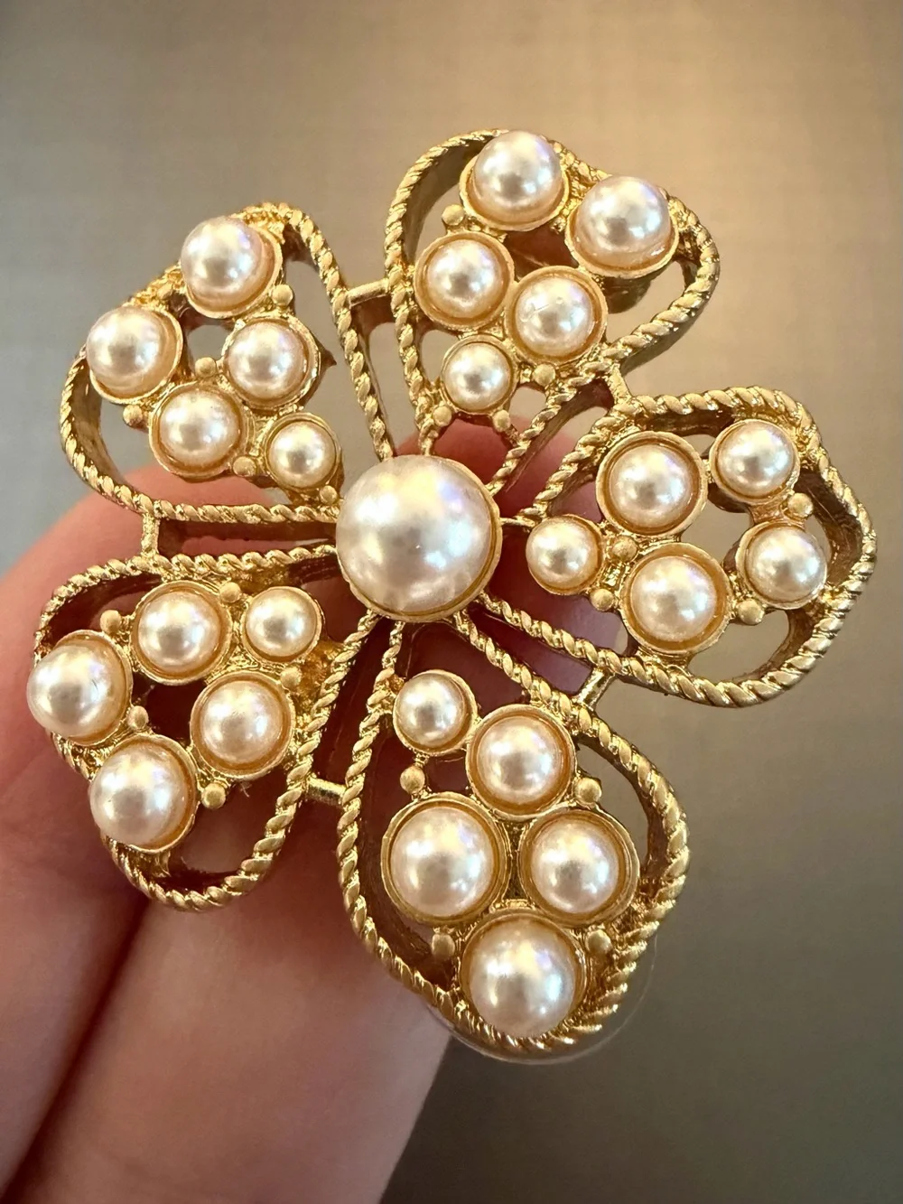 Oscar de la Renta GOLD PEARL Flower Earrings Women Pierced/Post Women Jewelry